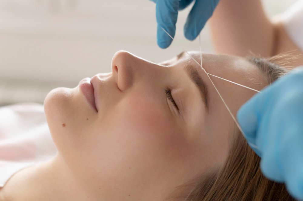 Eyebrow Threading service image