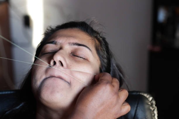 Upper Lip Threading service image